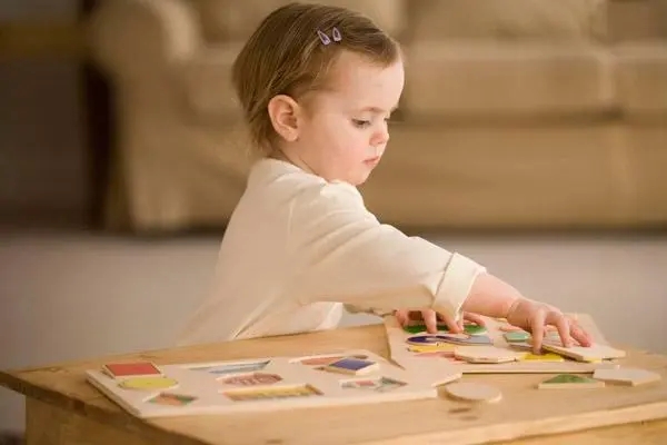 如何培养孩子的专注力？6个在家就能玩的注意力训练小游戏